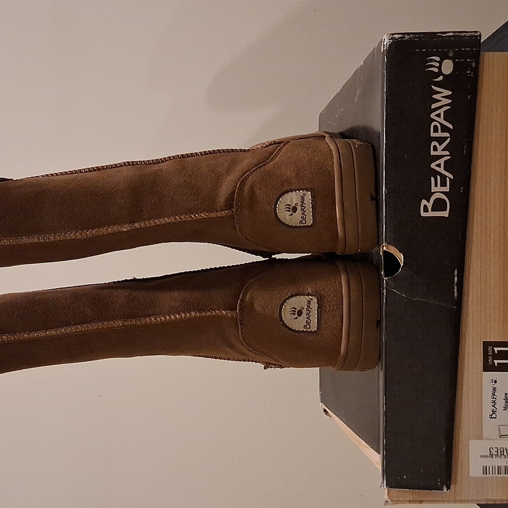 BearPaw Hickory II Suede Winter Boots (Size 11)